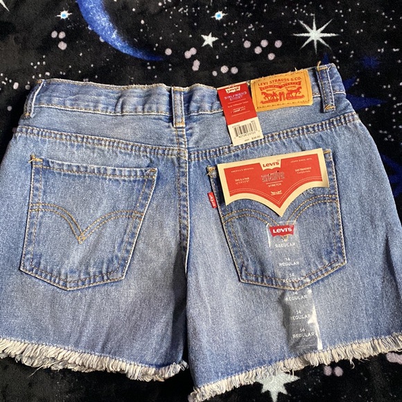 LEVI’S GIRLFRIEND SHORT size 14 regular #352 - Picture 8 of 10